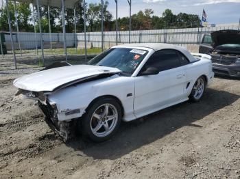  Salvage Ford Mustang