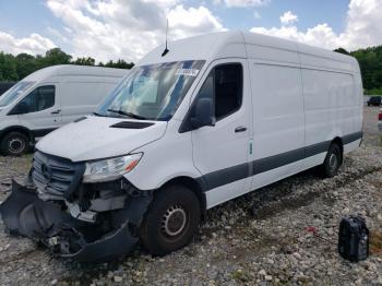  Salvage Mercedes-Benz Sprinter