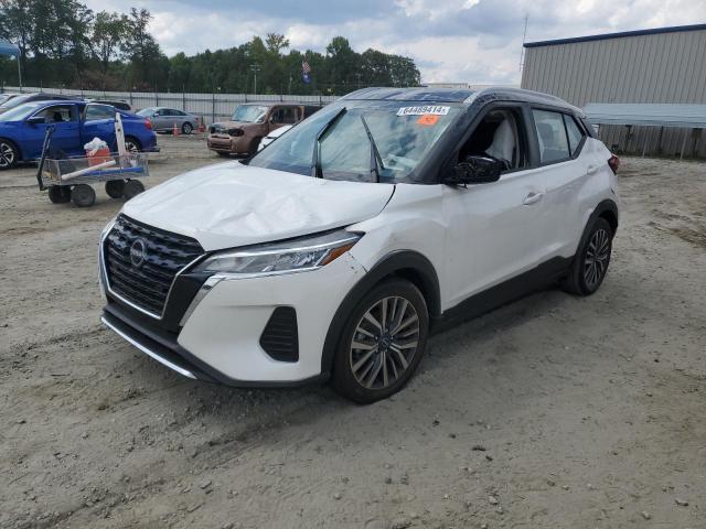  Salvage Nissan Kicks