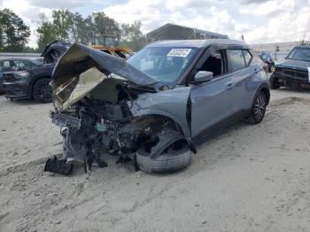  Salvage Nissan Kicks