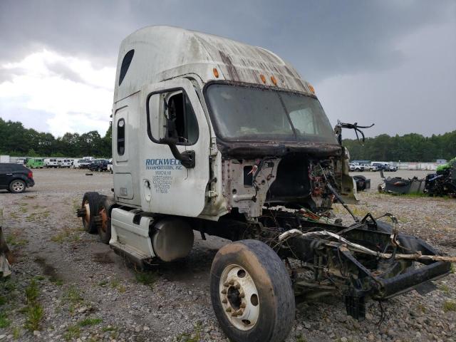  Salvage Freightliner Cascadia 1