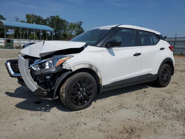  Salvage Nissan Kicks