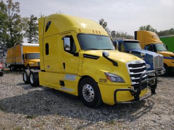  Salvage Freightliner Cascadia 1