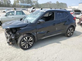  Salvage Nissan Kicks