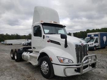  Salvage Peterbilt 579