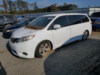  Salvage Toyota Sienna