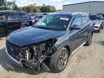  Salvage Hyundai TUCSON