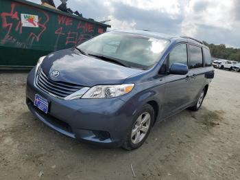  Salvage Toyota Sienna