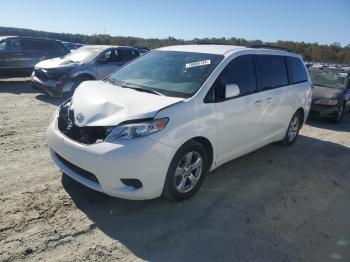  Salvage Toyota Sienna