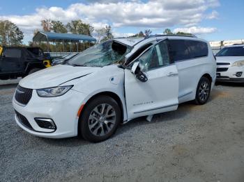  Salvage Chrysler Pacifica