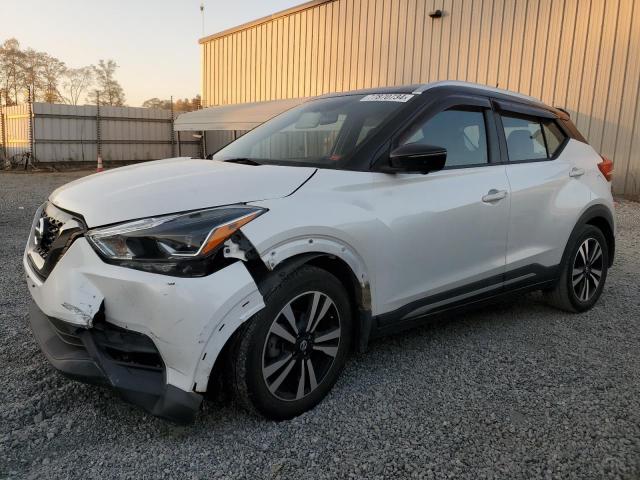  Salvage Nissan Kicks