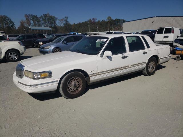  Salvage Lincoln Towncar