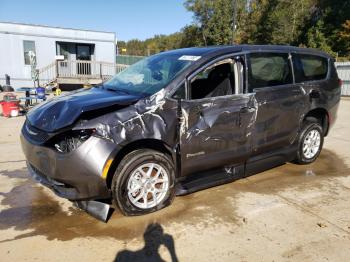  Salvage Chrysler Minivan