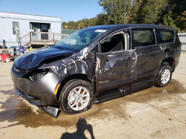  Salvage Chrysler Minivan