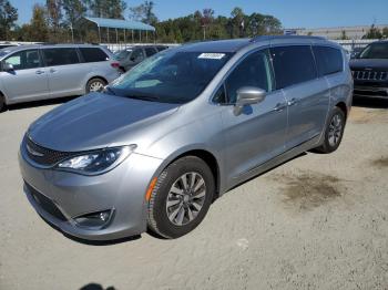  Salvage Chrysler Pacifica