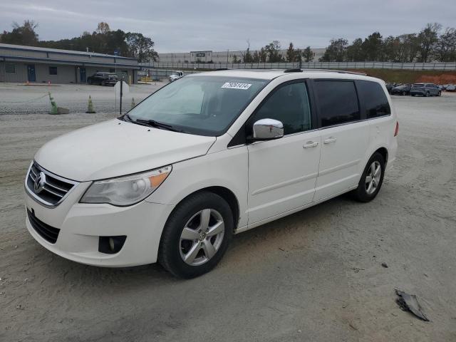  Salvage Volkswagen Routan