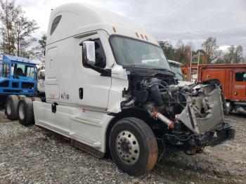  Salvage Freightliner Cascadia 1