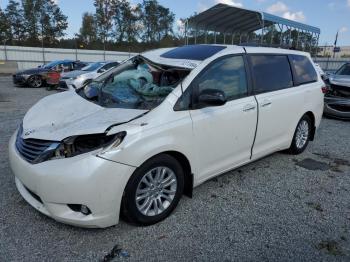  Salvage Toyota Sienna