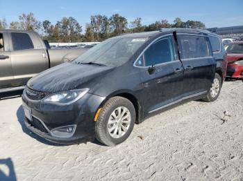  Salvage Chrysler Pacifica