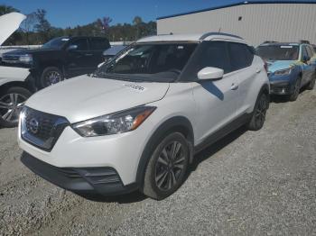  Salvage Nissan Kicks