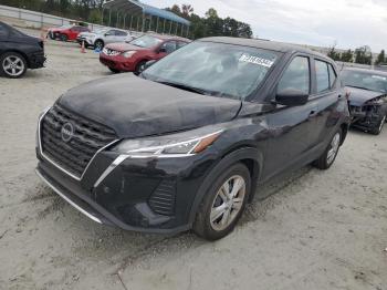  Salvage Nissan Kicks