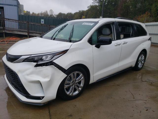  Salvage Toyota Sienna