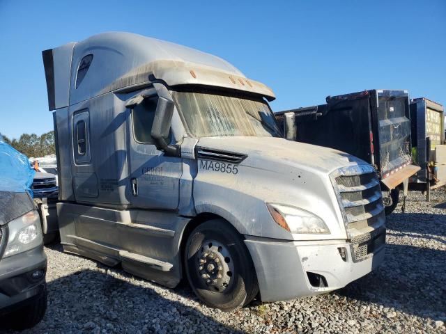  Salvage Freightliner Cascadia 1