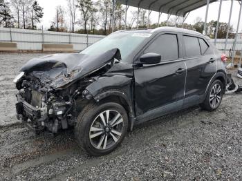  Salvage Nissan Kicks