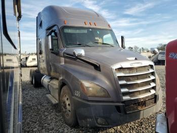  Salvage Freightliner Cascadia 1