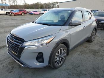  Salvage Nissan Kicks