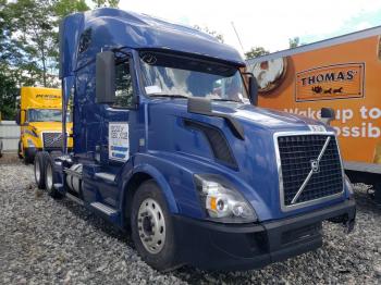  Salvage Volvo Vn