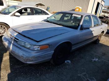  Salvage Ford Crown Vic