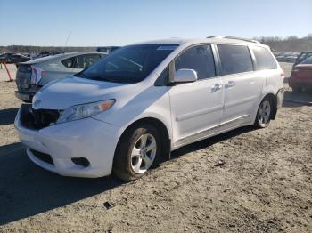  Salvage Toyota Sienna