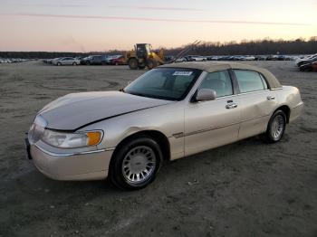  Salvage Lincoln Towncar