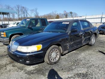  Salvage Lincoln Towncar