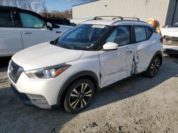  Salvage Nissan Kicks