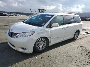  Salvage Toyota Sienna