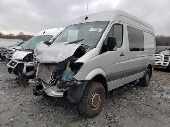  Salvage Mercedes-Benz Sprinter