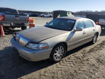  Salvage Lincoln Towncar