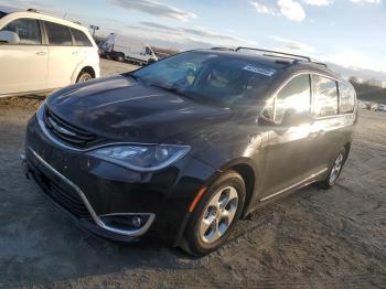  Salvage Chrysler Pacifica