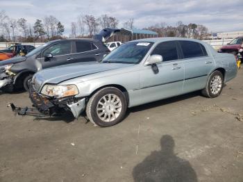  Salvage Lincoln Towncar