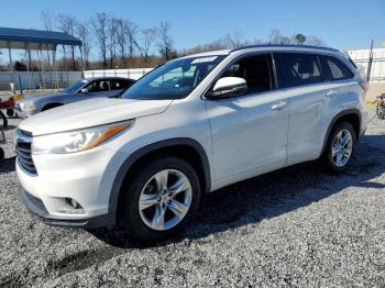  Salvage Toyota Highlander