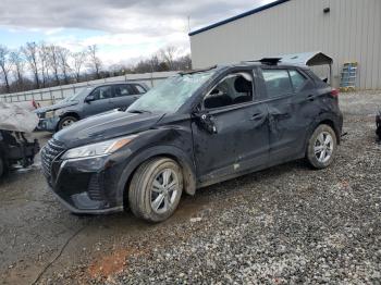  Salvage Nissan Kicks