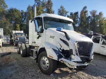  Salvage Volvo Vnr