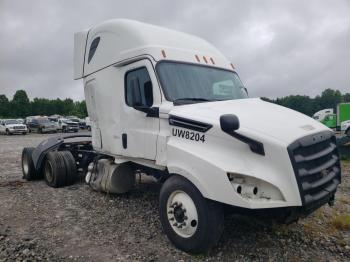  Salvage Freightliner Cascadia 1