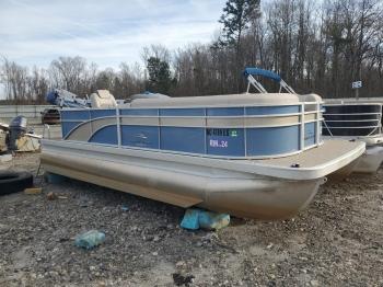  Salvage Bennington Marine Boat