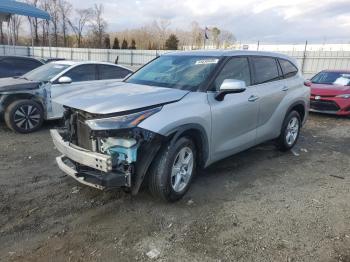  Salvage Toyota Highlander