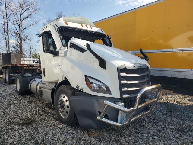  Salvage Freightliner Cascadia 1