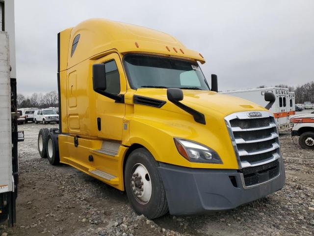  Salvage Freightliner Cascadia 1