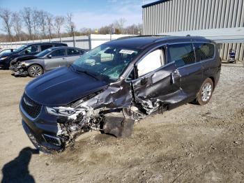  Salvage Chrysler Pacifica